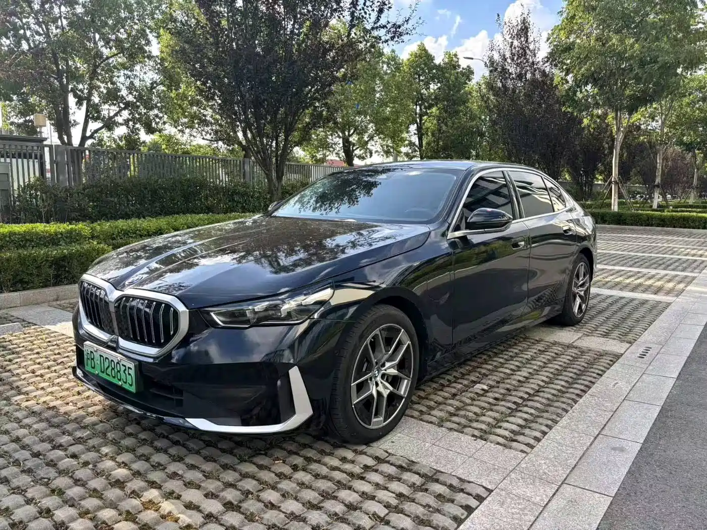 2025 BMW i5