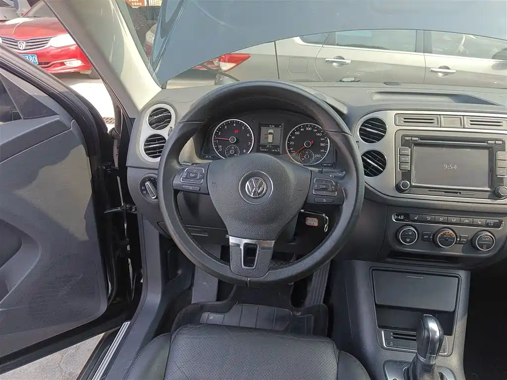 Volkswagen Tiguan 2013 1.8TSI Automatic 2WD Luxury Model фото 7