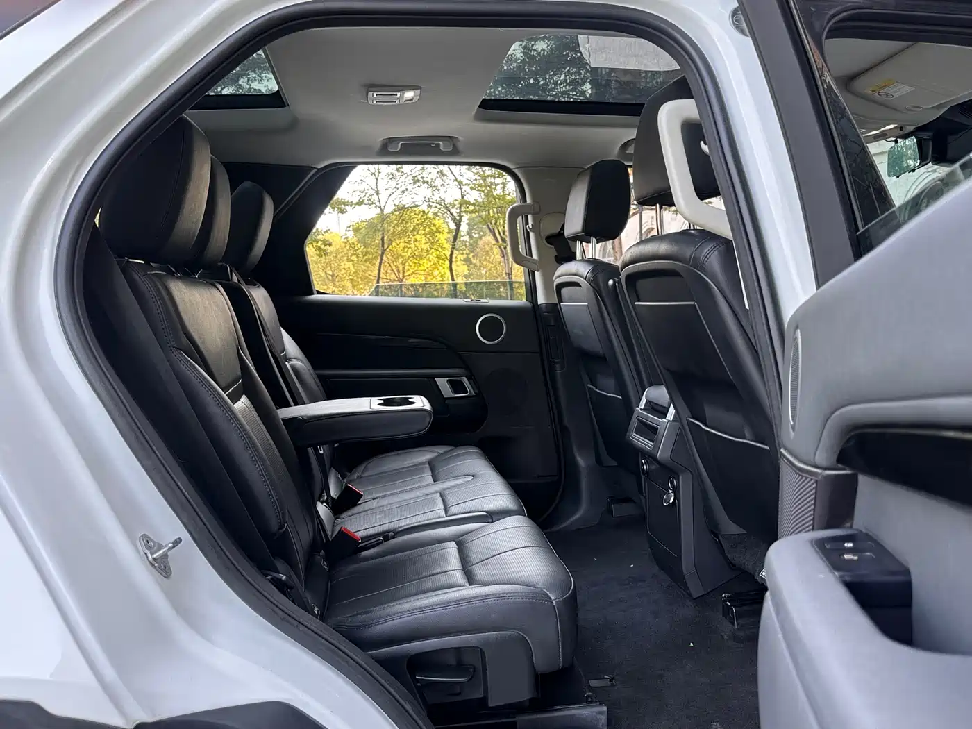 Land Rover Discovery 2019 3.0 SC V6 SE фото 14