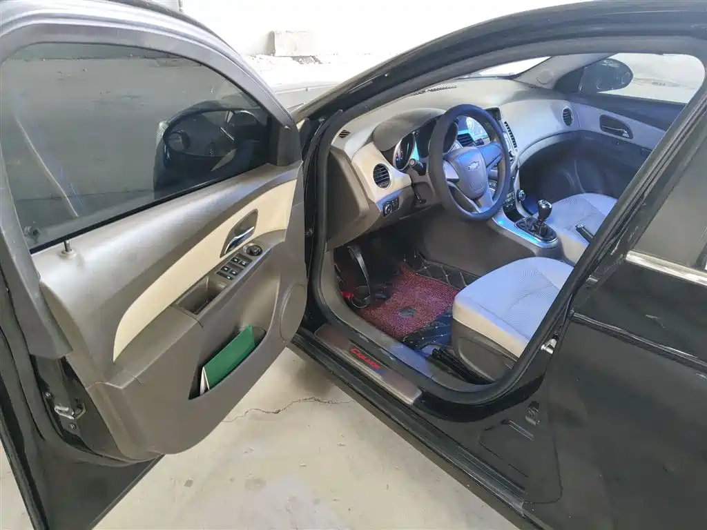 Chevrolet Cruze 2015 1.5L Classic SL MT фото 12