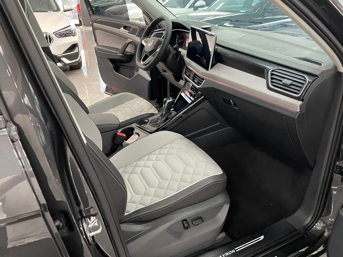 Volkswagen Tayron 2023 280TSI 2WD Luxury Plus Advanced Edition фото 7