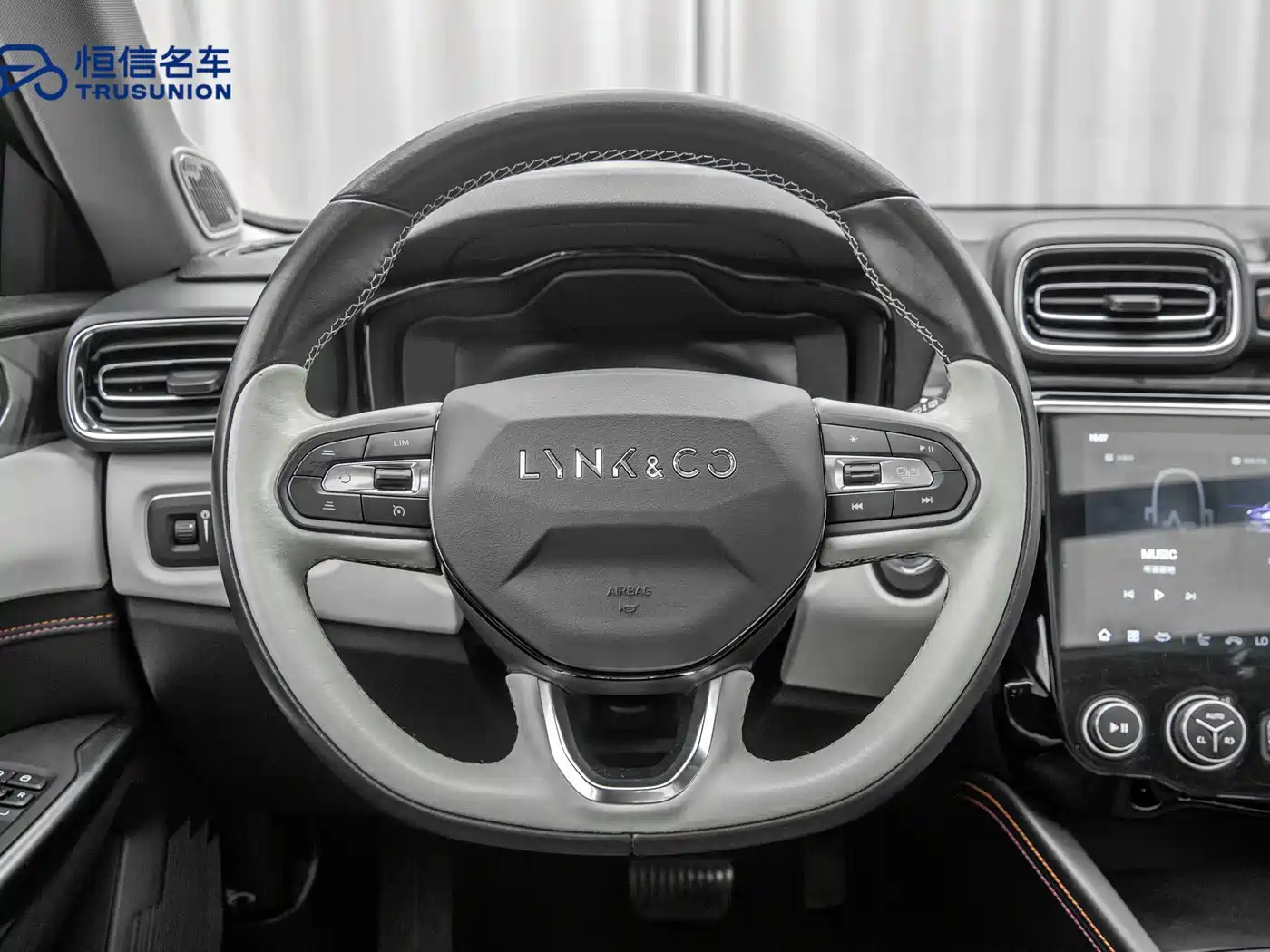 Lynk & Co 02 2022 2022 1.5TD DCT Shine Pro