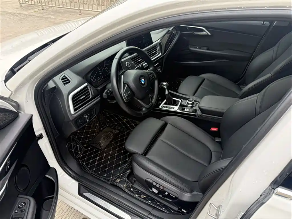 BMW 1 Series 2017 118i Design Package фото 12