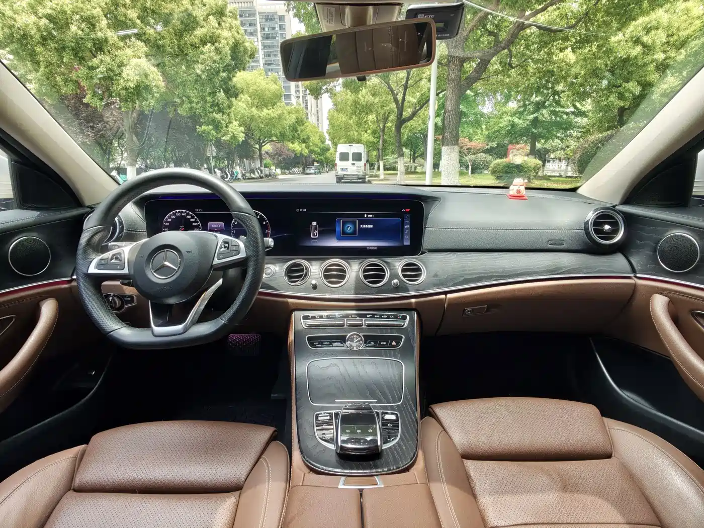 Mercedes-Benz E-Class 2018 E 200 L Sport фото 9