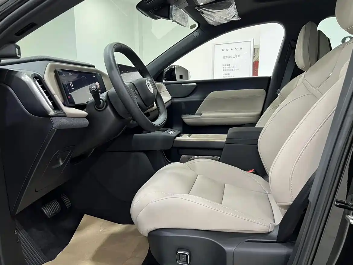 Volvo XC70 Plug-in Hybrid 2026 2026 AWD Extended Range Core