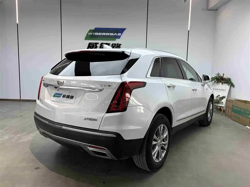 CADILLAC XT5