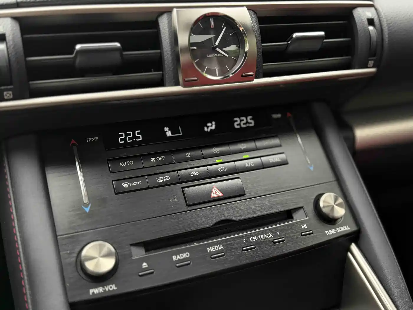 Lexus IS 2017 300 F SPORT фото 9