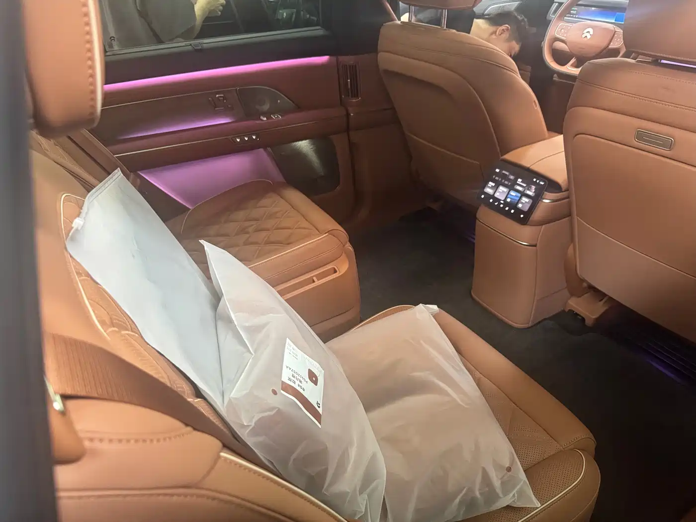 NIO ES8 2026 2025 Model 6-Seat Executive Luxury Edition