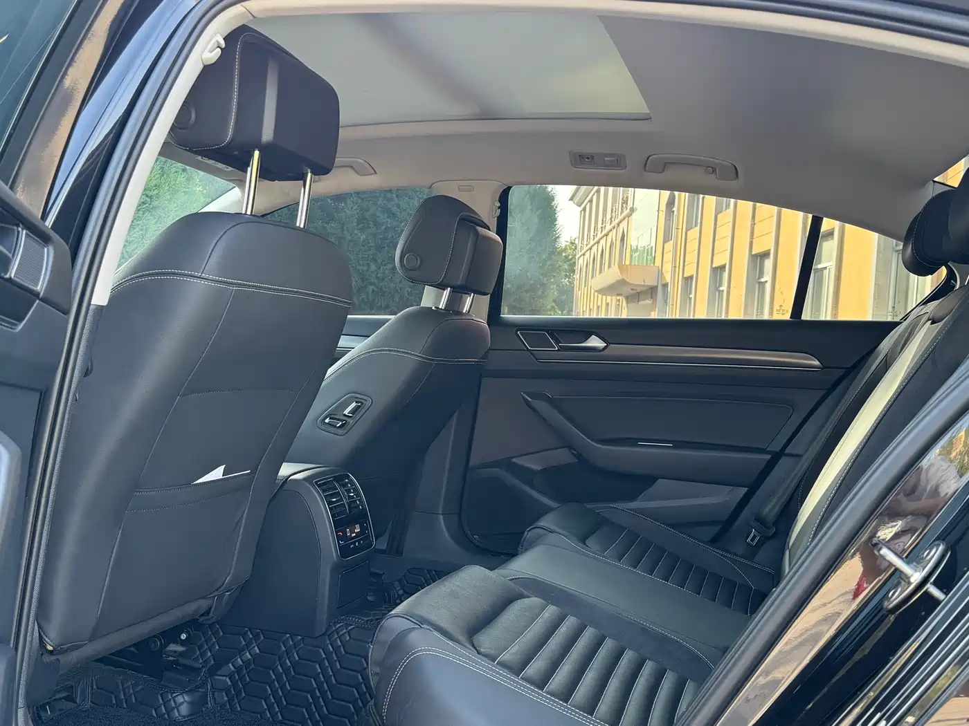 Volkswagen Magotan 2020 330TSI DSG Leading фото 6