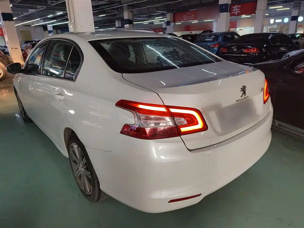 Peugeot 408 2015 Model 1.2T Automatic Luxury Edition фото 20