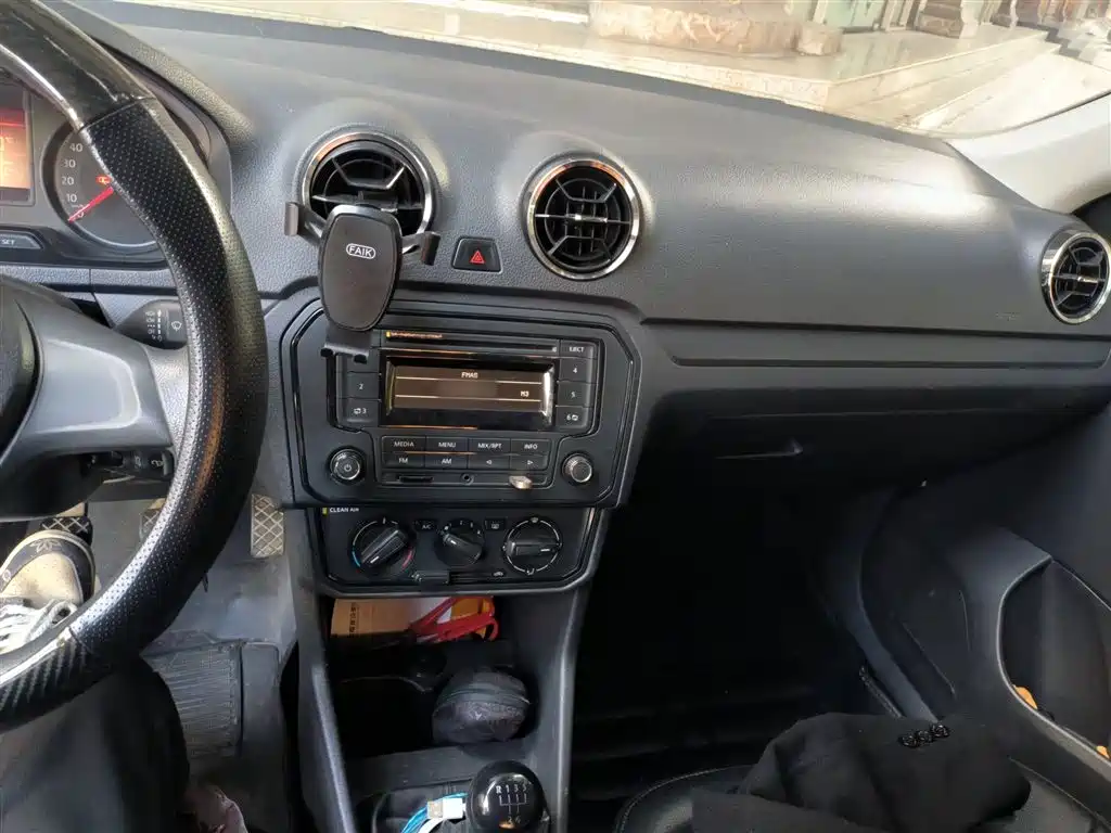 Volkswagen Jetta 2017 1.5L Manual Fashion фото 6