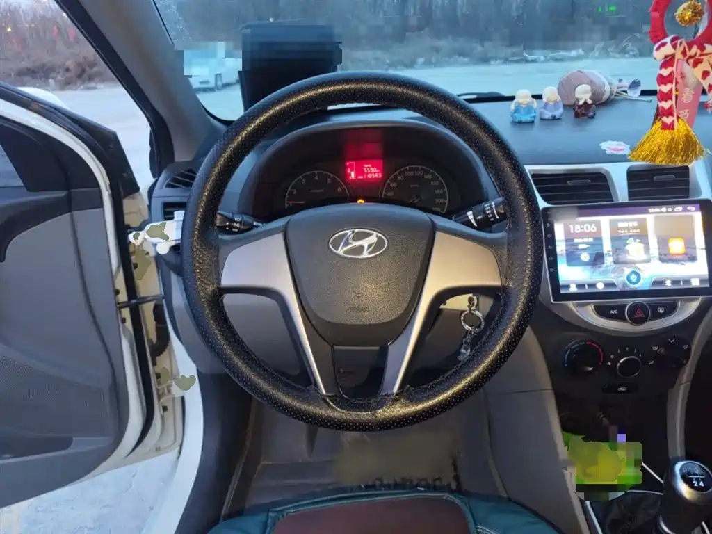 Hyundai Verna 2016 1.4L Manual Smart GLS фото 3