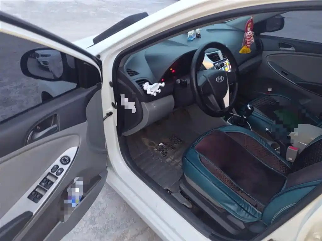 Hyundai Verna 2016 1.4L Manual Smart GLS фото 14