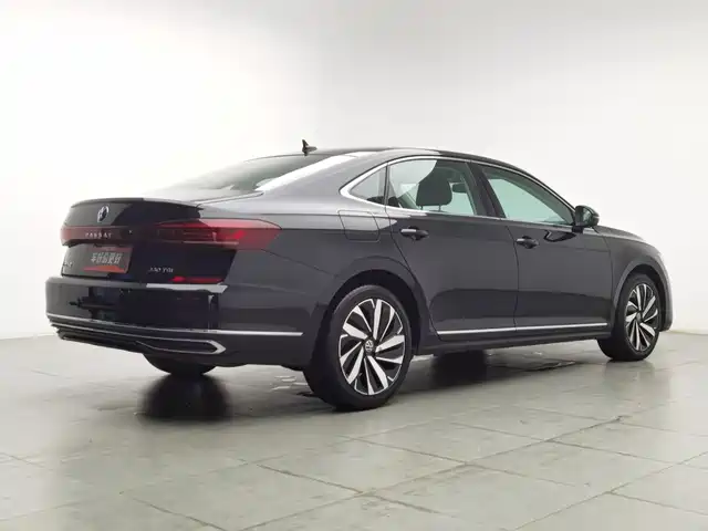 Volkswagen Passat 2023 Facelift 330TSI Starlight Elite Edition — фото 2
