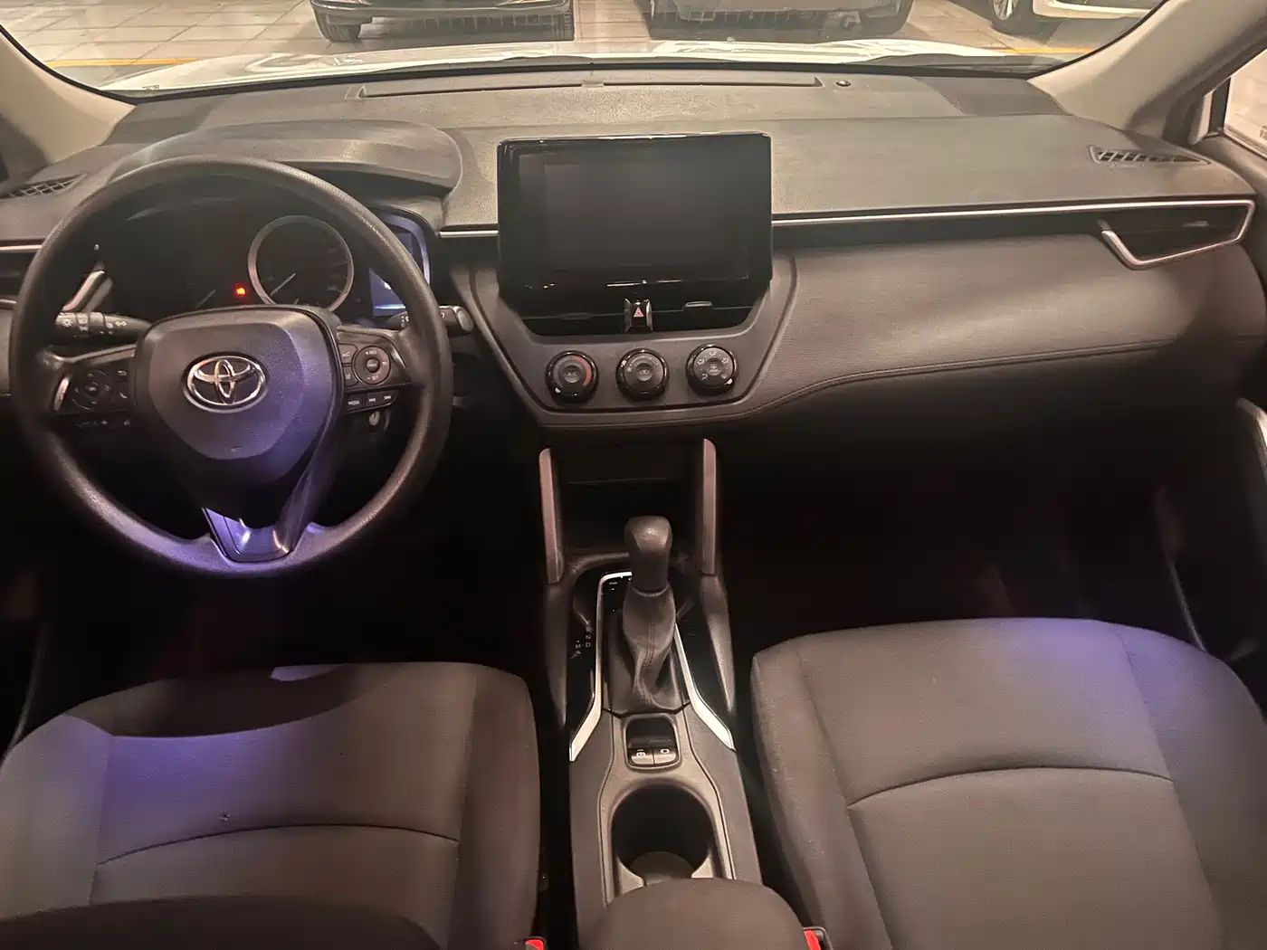 Toyota Corolla Cross 2022 2.0L Premium Edition фото 8