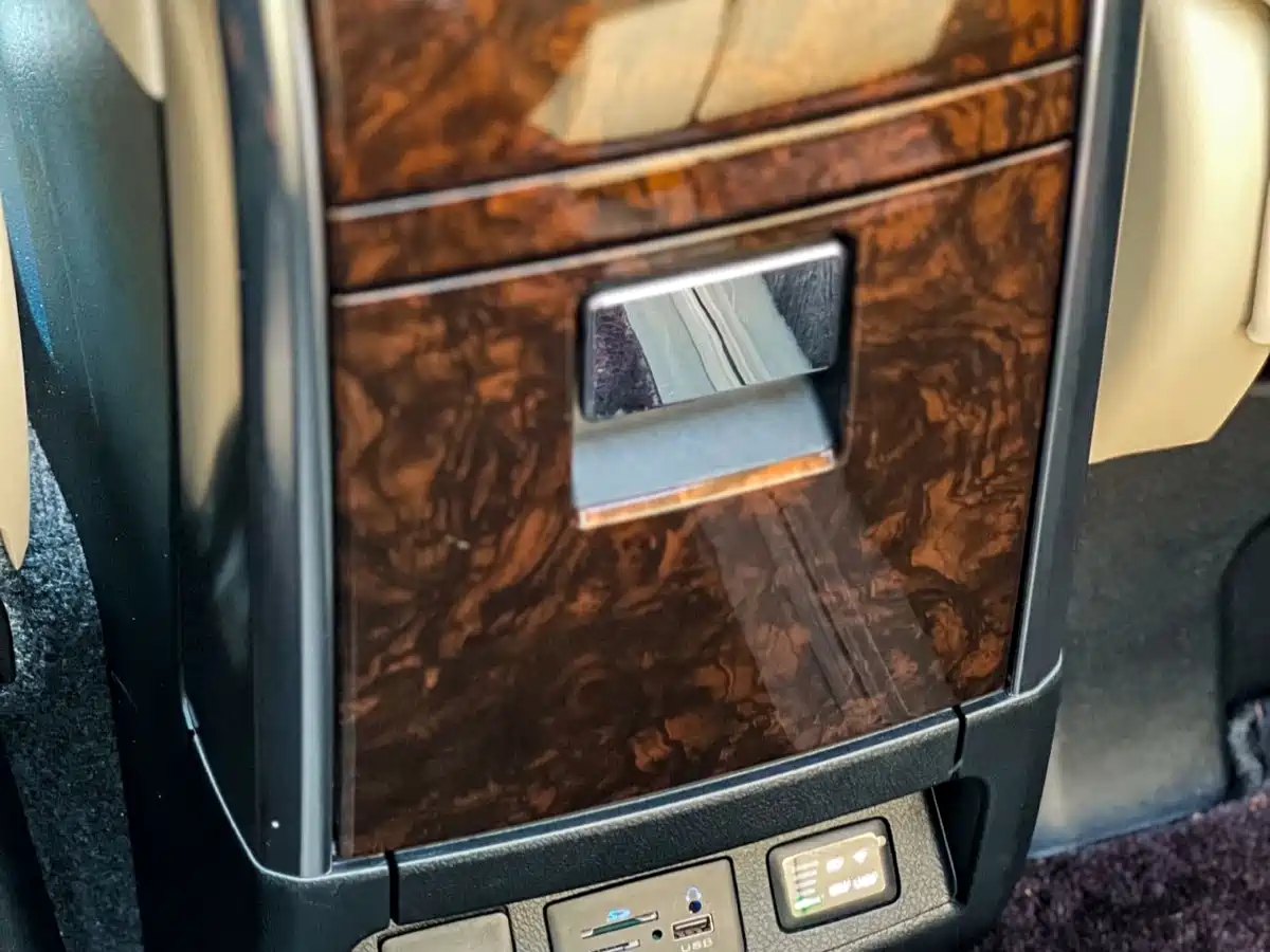 Toyota Alphard 2021 Hybrid 2.5L Luxury фото 13
