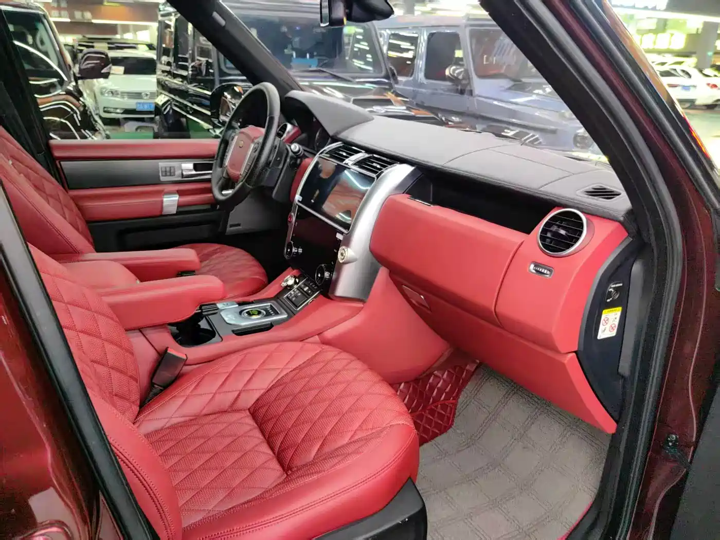 Land Rover Discovery 2016 3.0 SC V6 HSE фото 5