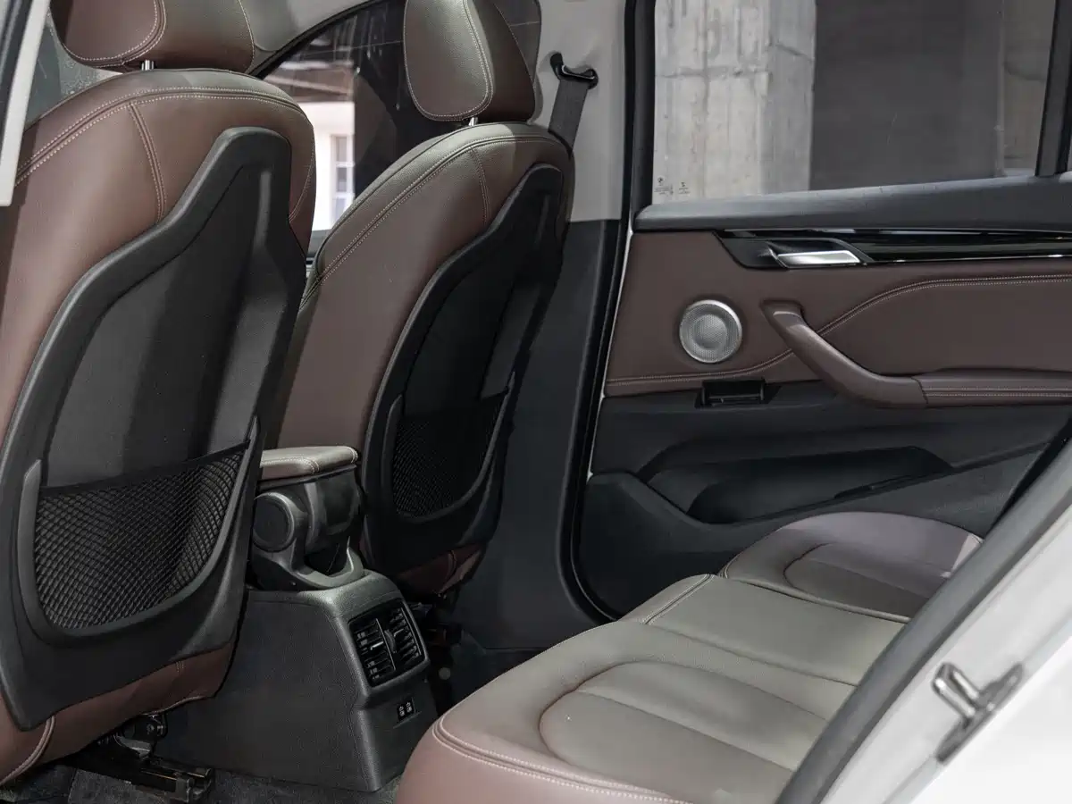 BMW X1 2022 sDrive20Li Premium фото 13
