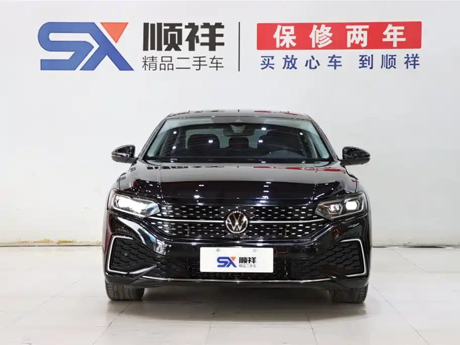 Volkswagen Passat 2025 Outstanding 380TSI Starlight Dragon Glory Edition фото 2