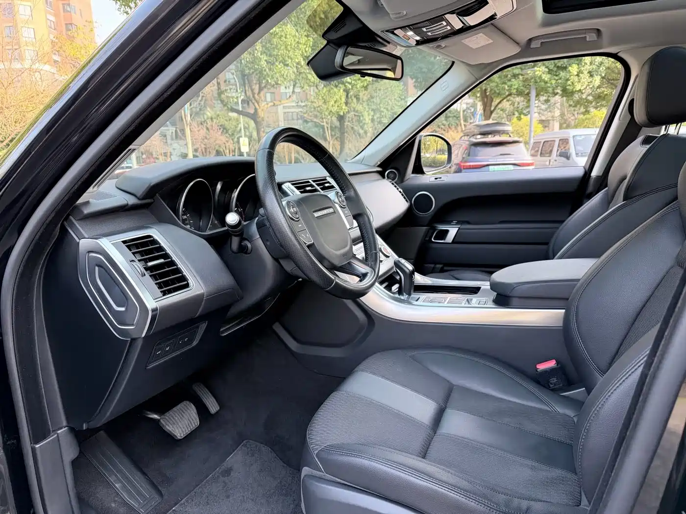Land Rover Range Rover Sport 2016 Model 2.0 GTDi HSE фото 5