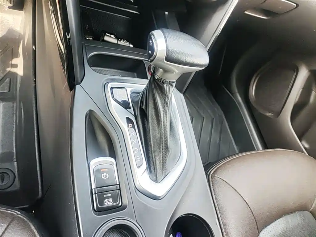 GAC Trumpchi Trumpchi GS4 2016 235T G-DCT Luxury Edition фото 14