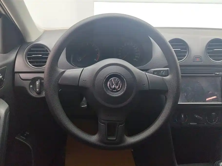 Volkswagen Jetta 2015 Value Edition 1.6L Manual Fashion фото 15