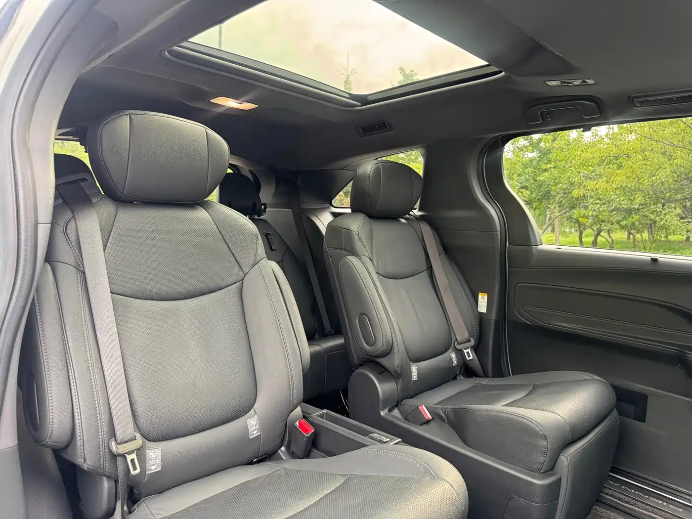 Фото 25 - Toyota Sienna