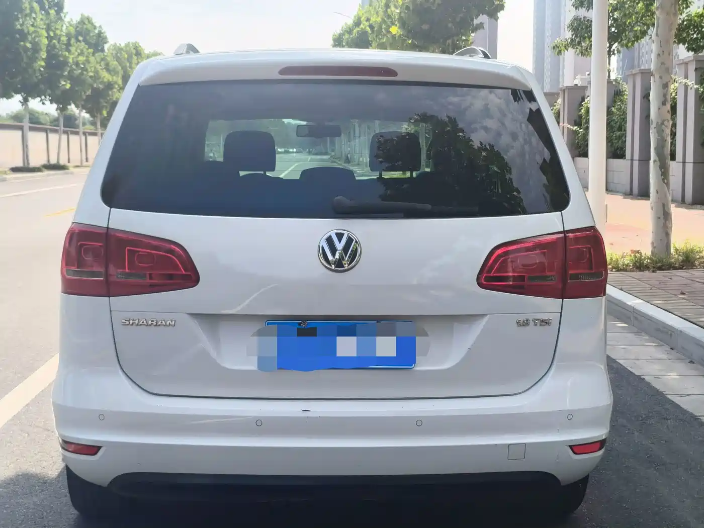 Photo 18 - Volkswagen Sharan