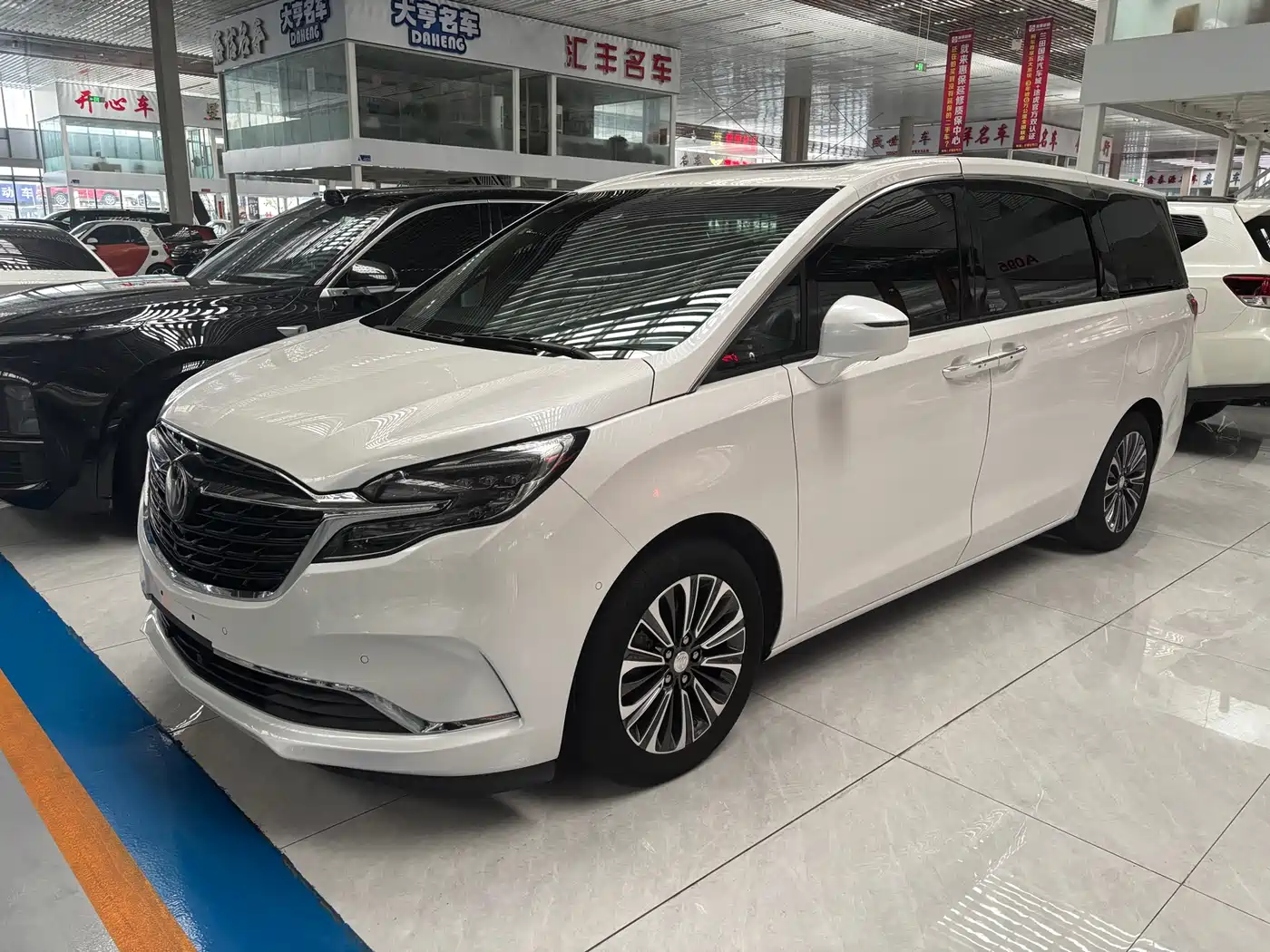 Buick GL8 2021 ES Landlord 653T Luxury фото 2