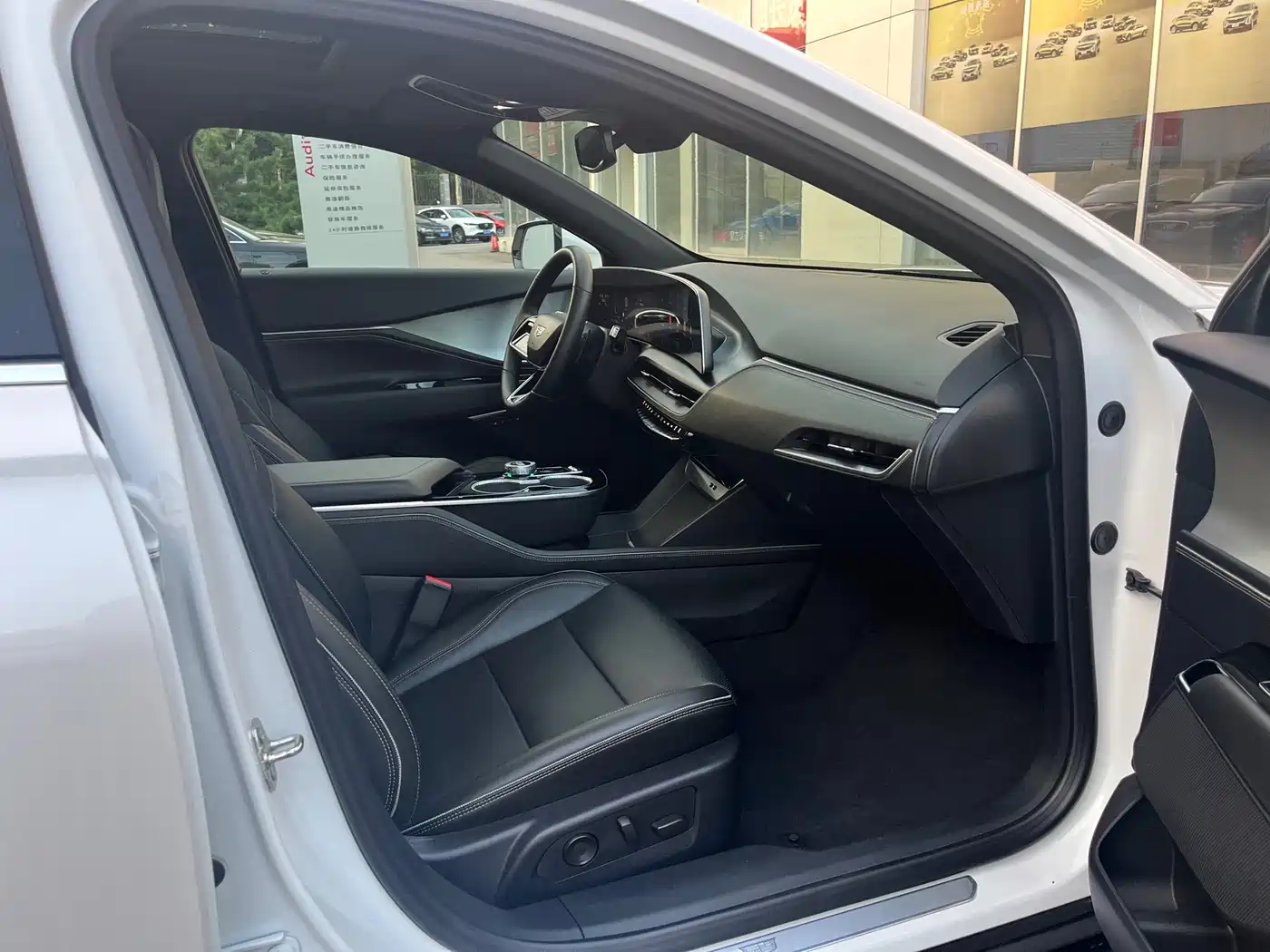 Cadillac GT4 2024 2023 25T Luxury Edition