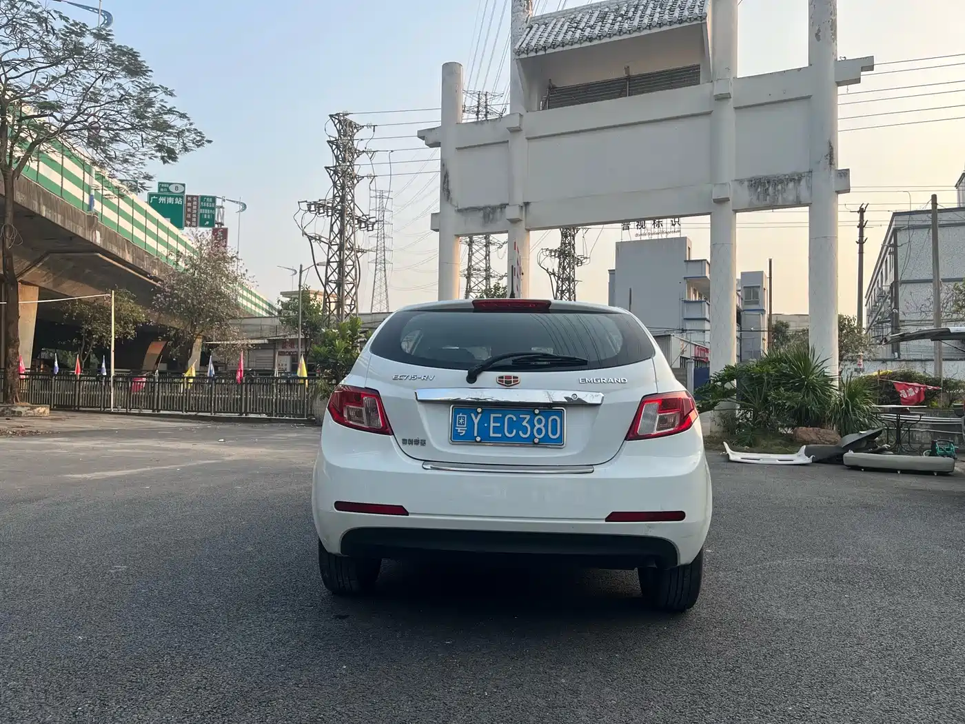Geely Classic Emgrand 2014 2013 Hatchback 1.5L Manual Progressive