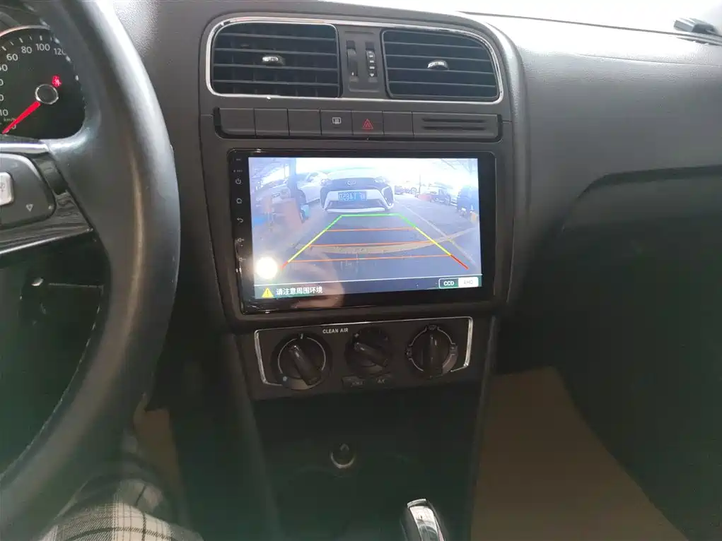 Volkswagen Polo 2016 1.6L Automatic Comfort фото 9