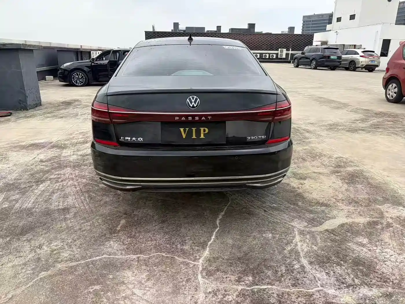 Volkswagen Passat 2023 330TSI Starlight Luxury Edition фото 8