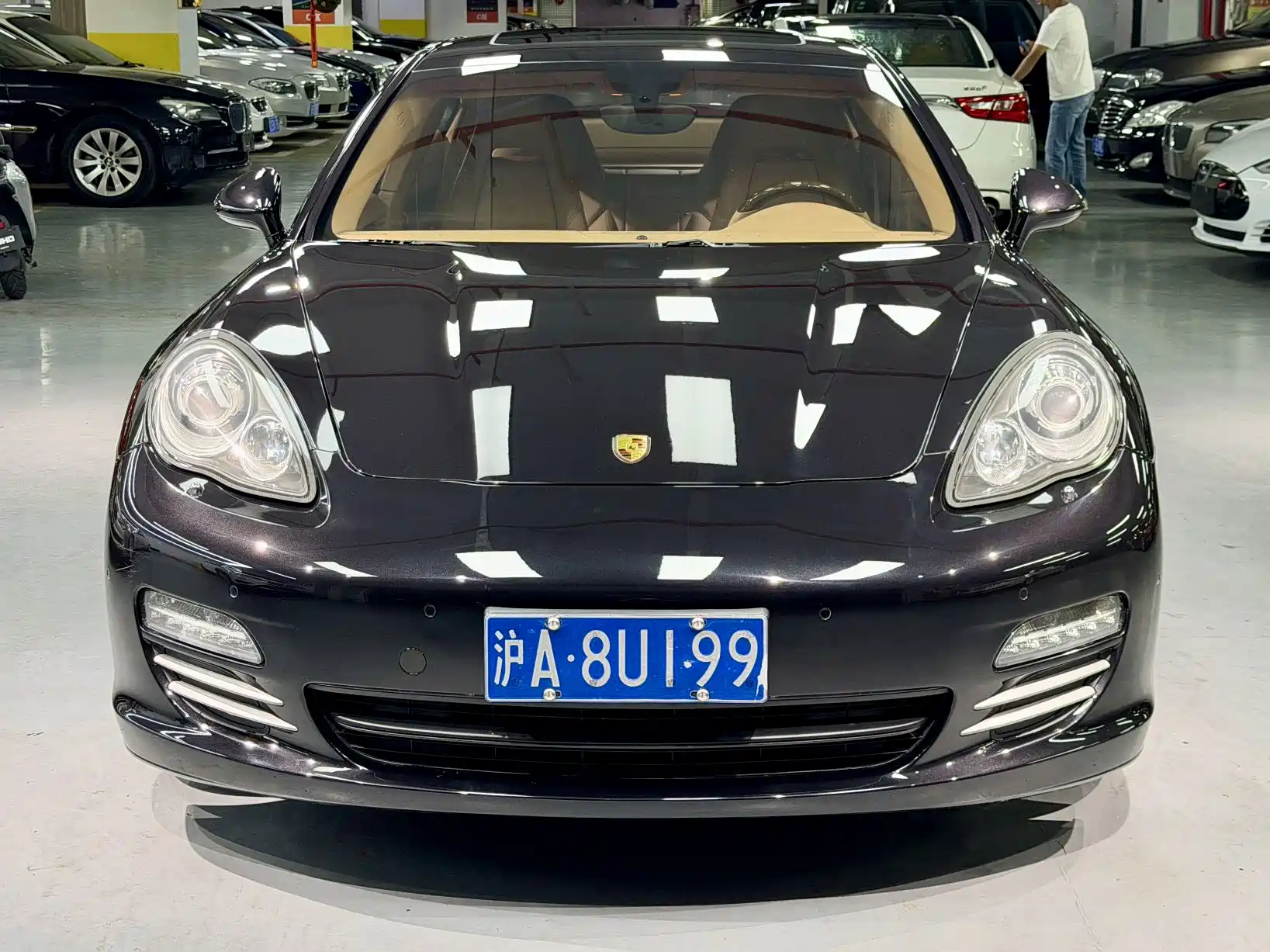 Фото 2 - Porsche Panamera