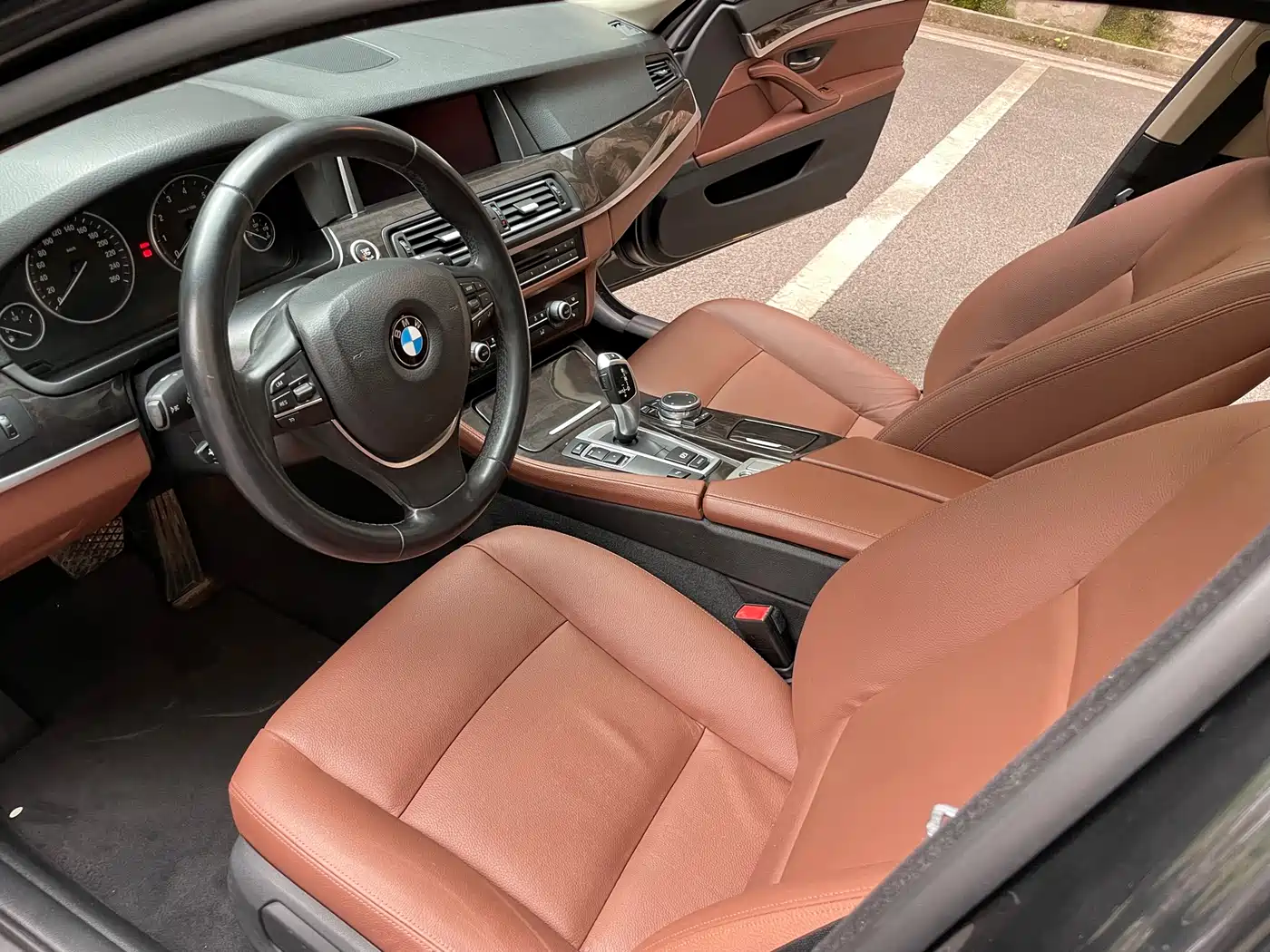 BMW 5 Series 2014 528Li Leading Edition фото 11