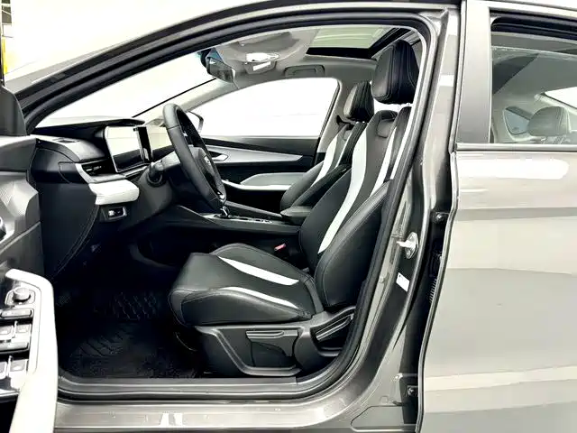 Фото 5 - Geely Binrui
