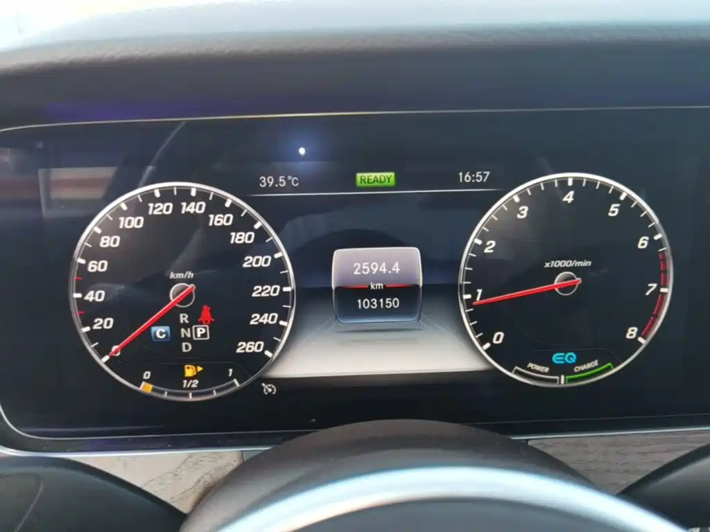 Photo 12 - Mercedes-Benz E-Class