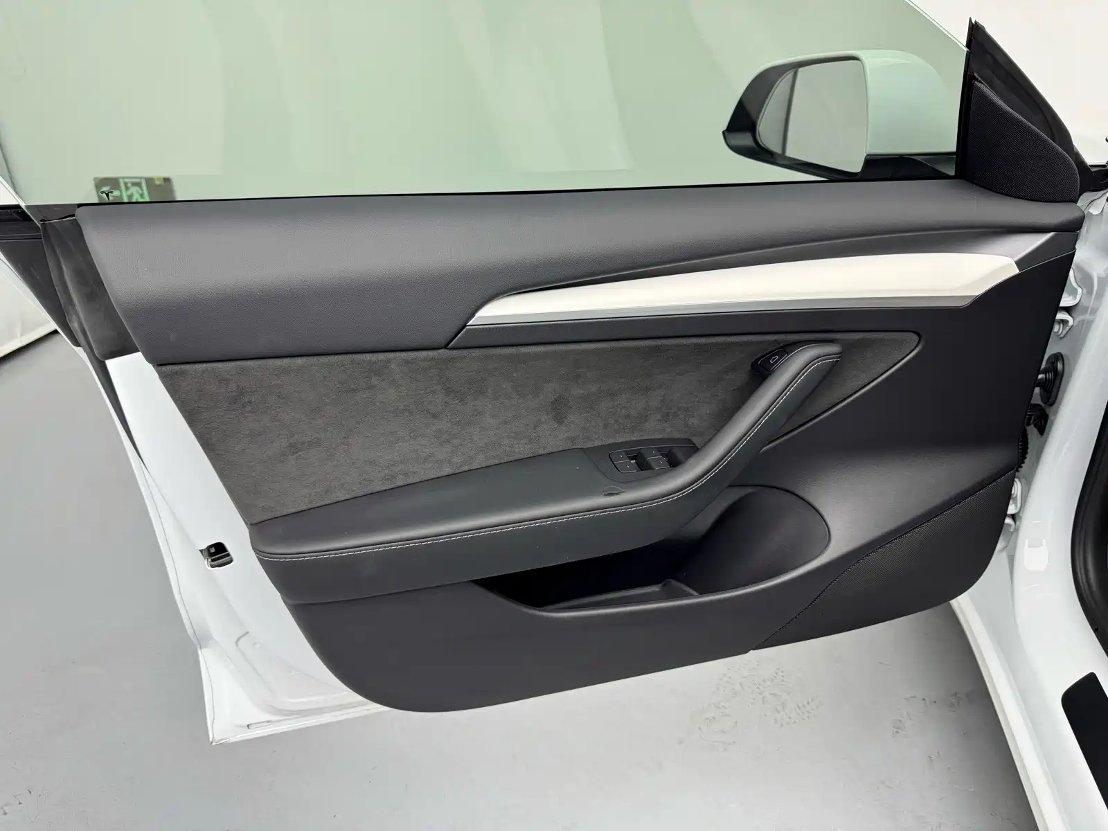 Фото 8 - Tesla Model 3