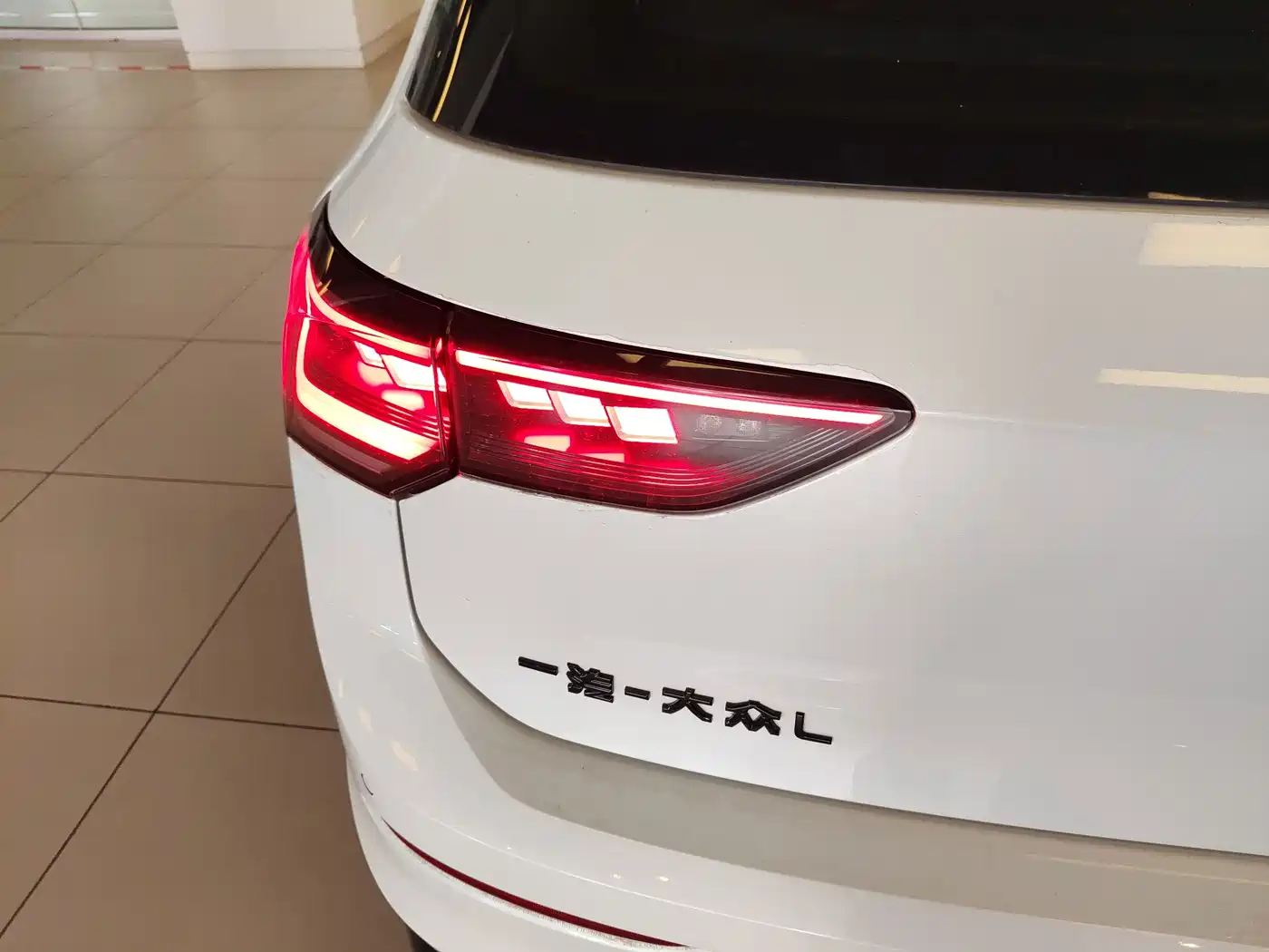 Volkswagen Golf 2025 2025 300TSI R-Line