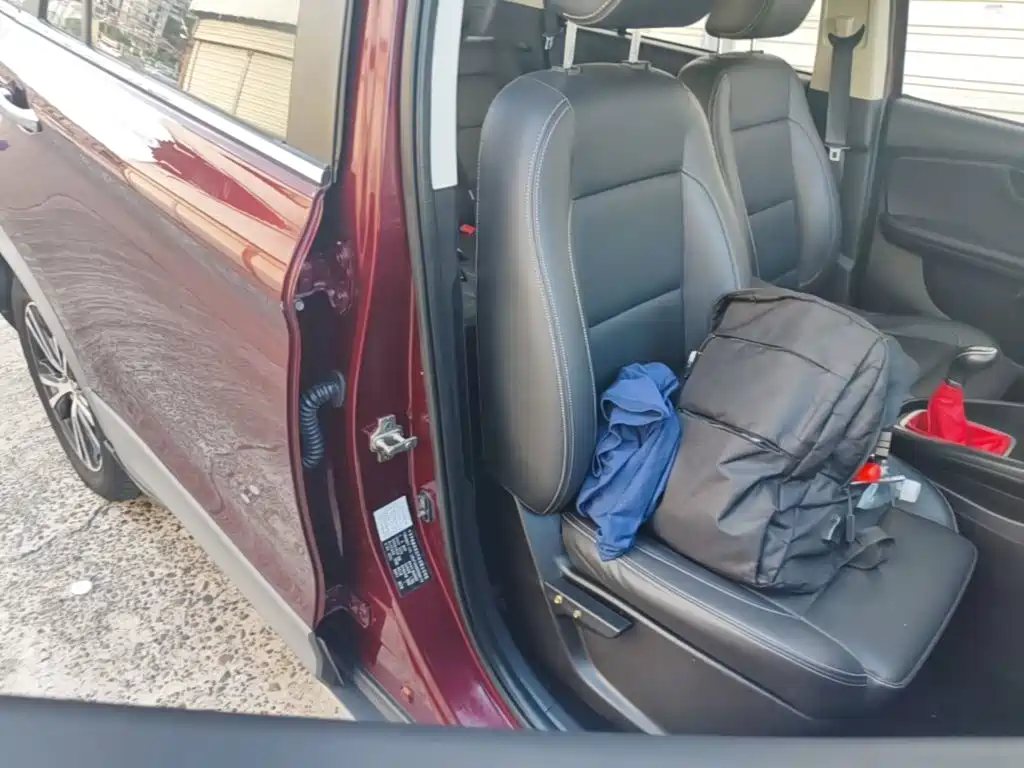 SWM Motor SWM X7 2018 2016 1.8L Manual Luxury 7-seater