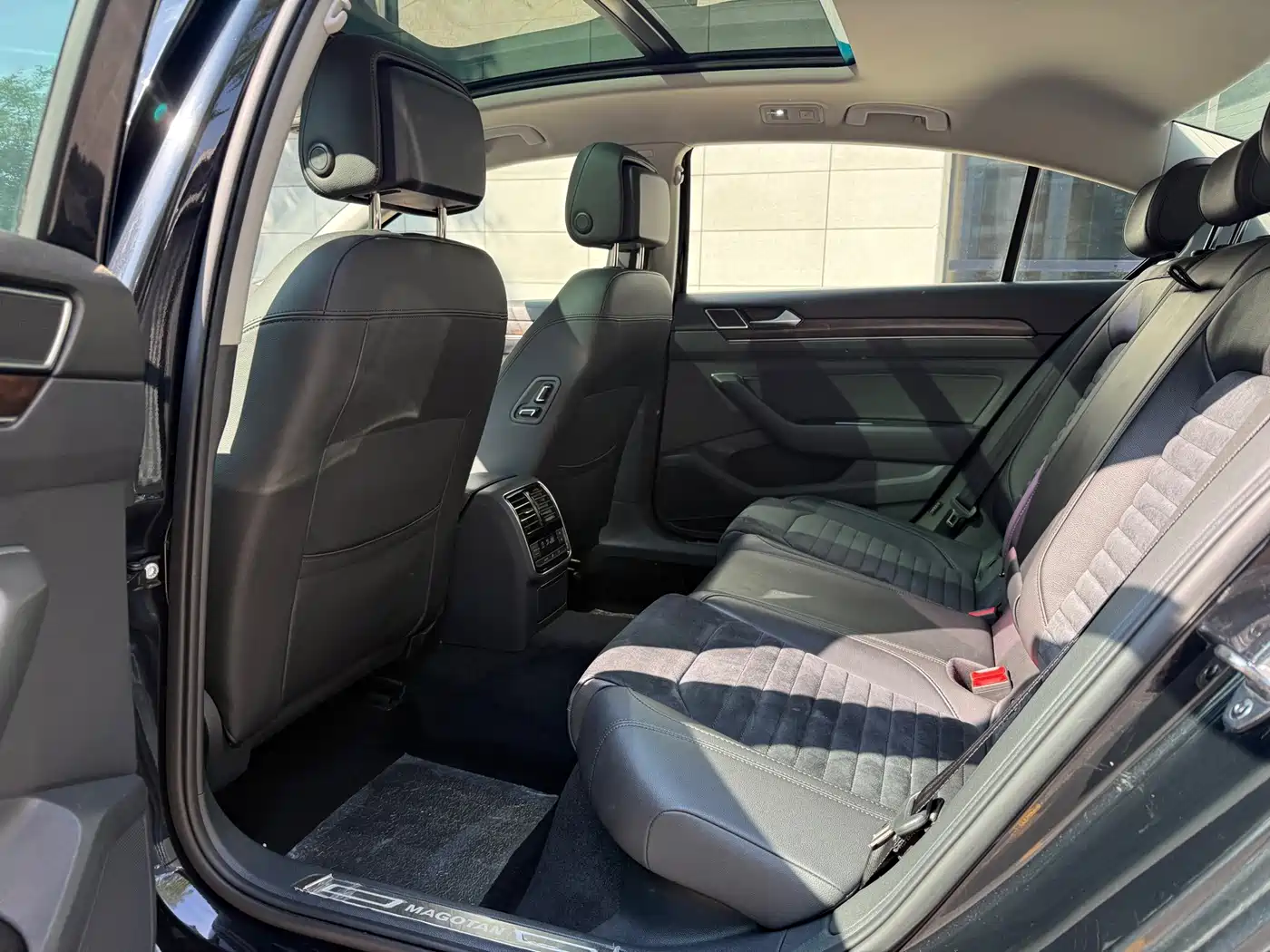 صورة 10 - Volkswagen Magotan