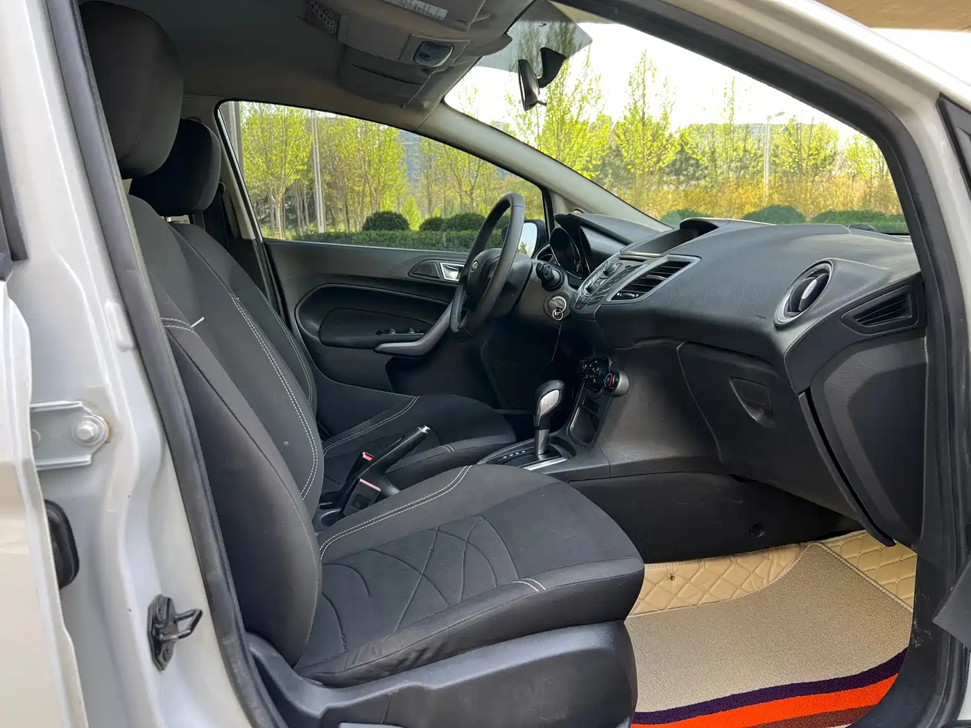 Ford Fiesta 2014 2013 Hatchback 1.5L Automatic Fashion