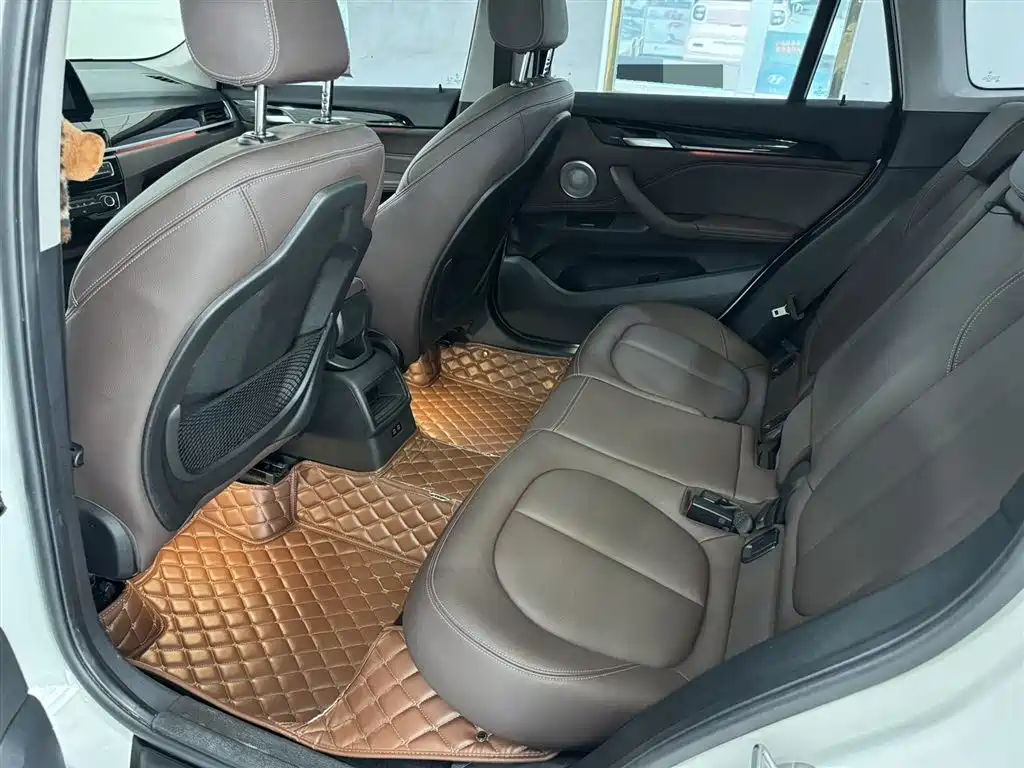 BMW X1 2022 sDrive20Li Fashion фото 8