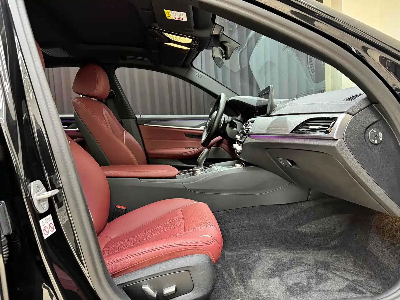 BMW 5 Series 2023 530Li Leading M Sport Package фото 30