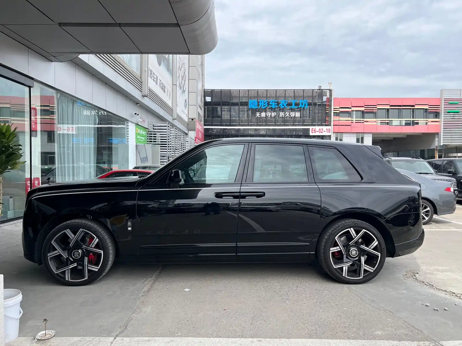 Фото 3 - Rolls-Royce Cullinan