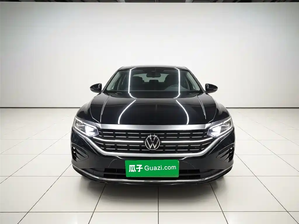 Volkswagen Passat 2022 330TSI Premium Edition фото 3