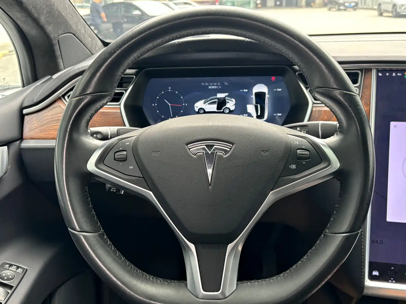 TESLA MODEL X