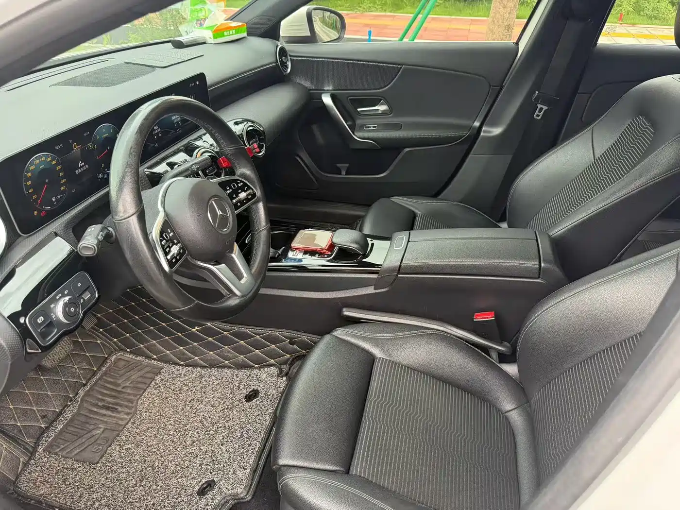 Mercedes-Benz A-Class (Import) 2019 A 200 Dynamic Version фото 4