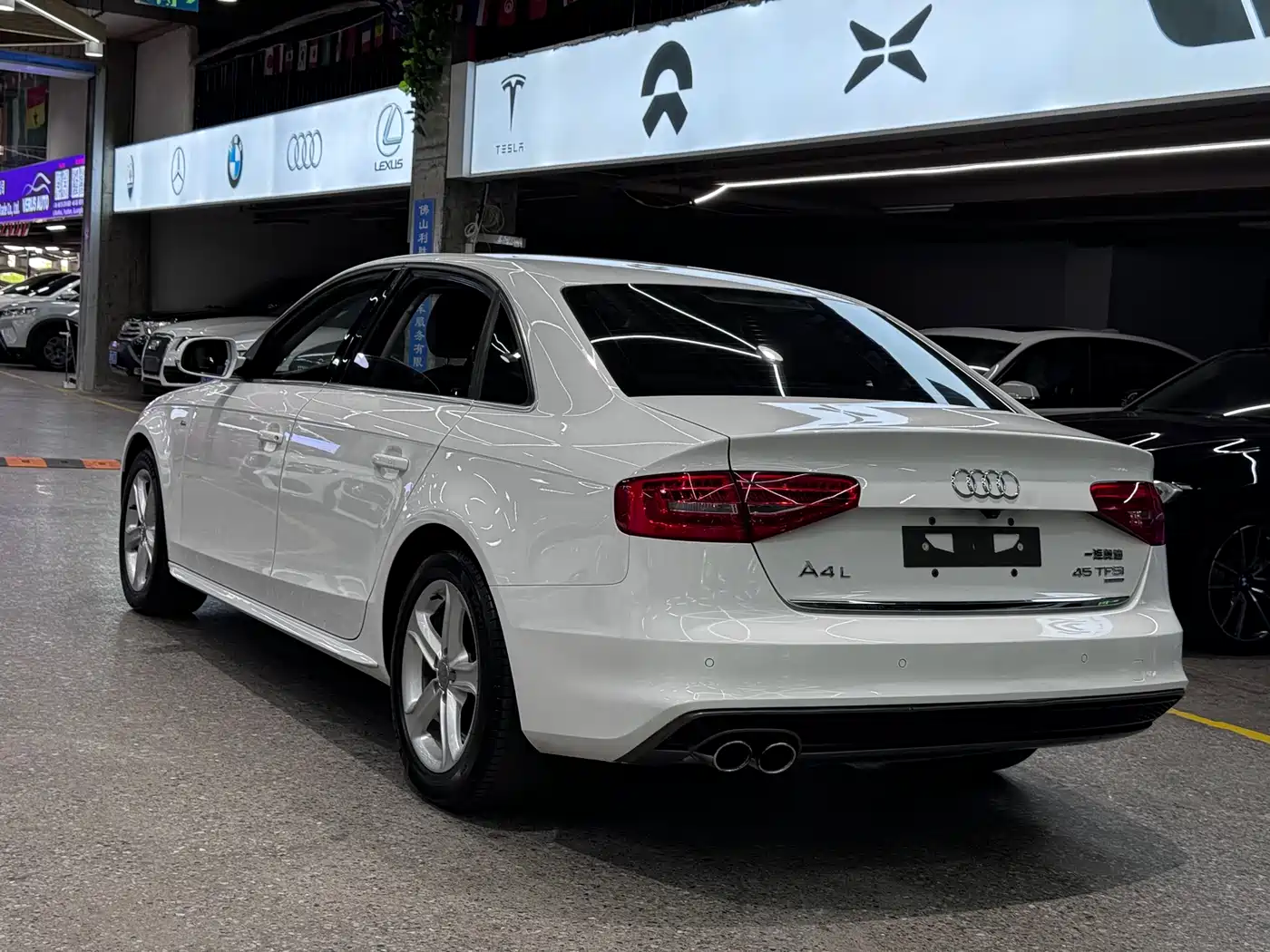 Audi A4L 2015 45 TFSI quattro Individual Sport фото 6