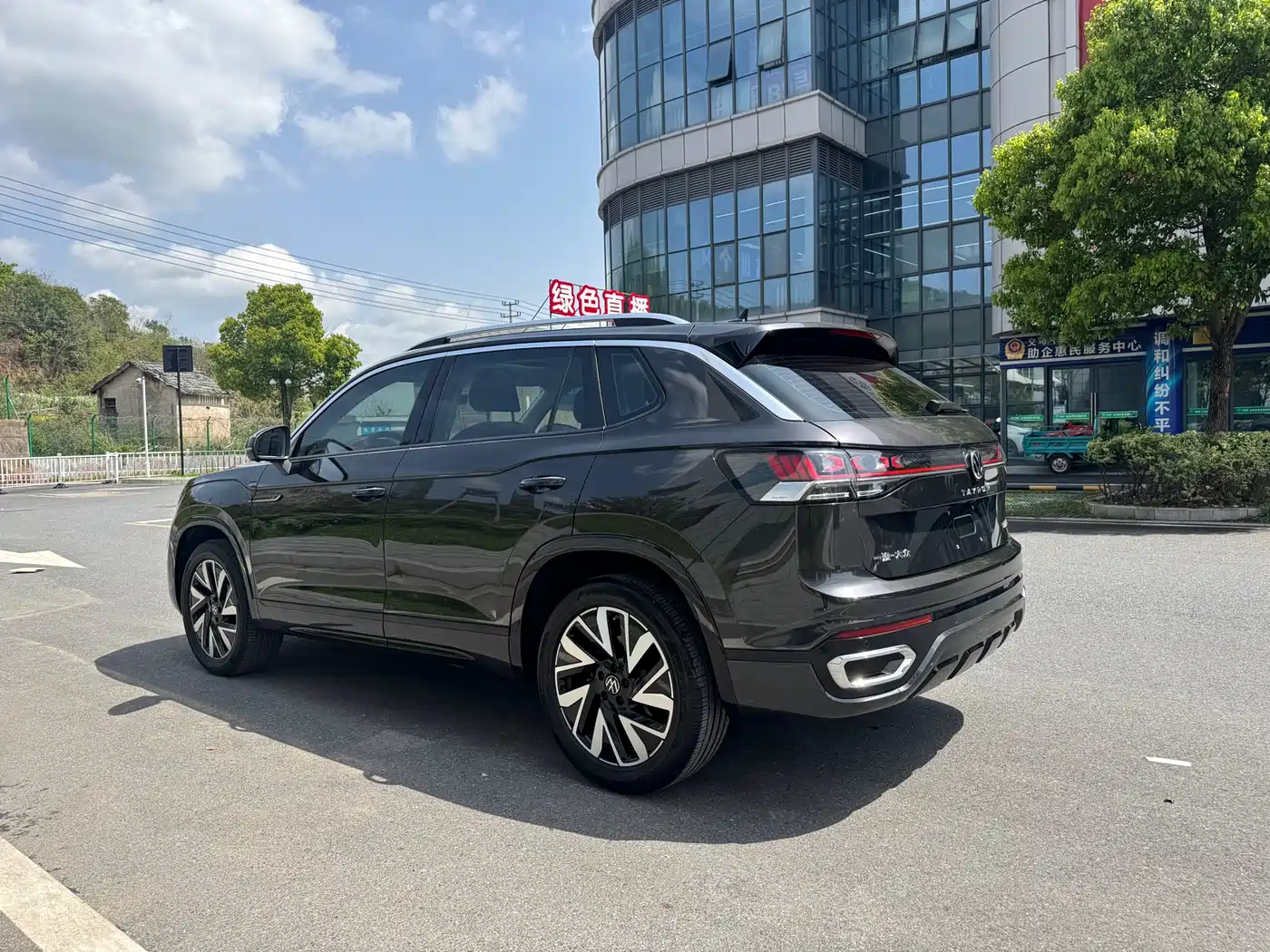 Volkswagen Tayron 2023 330TSI 2WD R-Line High-Performance Edition фото 8